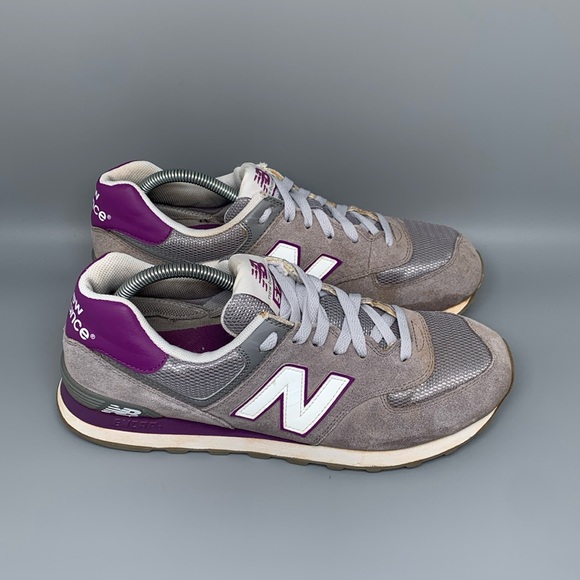 New‎ Balance 574 Gray Purple Running Shoes WL574CPG Women's Sz 11 - Picture 1 of 10